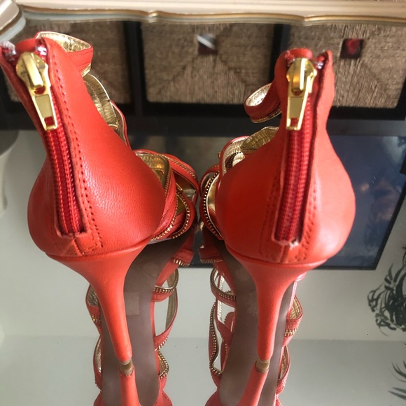 Strappy zipper sandals with 4” heel - Picture 3 of 3
